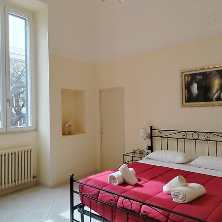 莱切Palazzo Castellano住宿加早餐旅馆 外观 照片