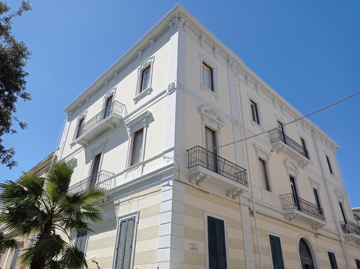 莱切Palazzo Castellano住宿加早餐旅馆 外观 照片