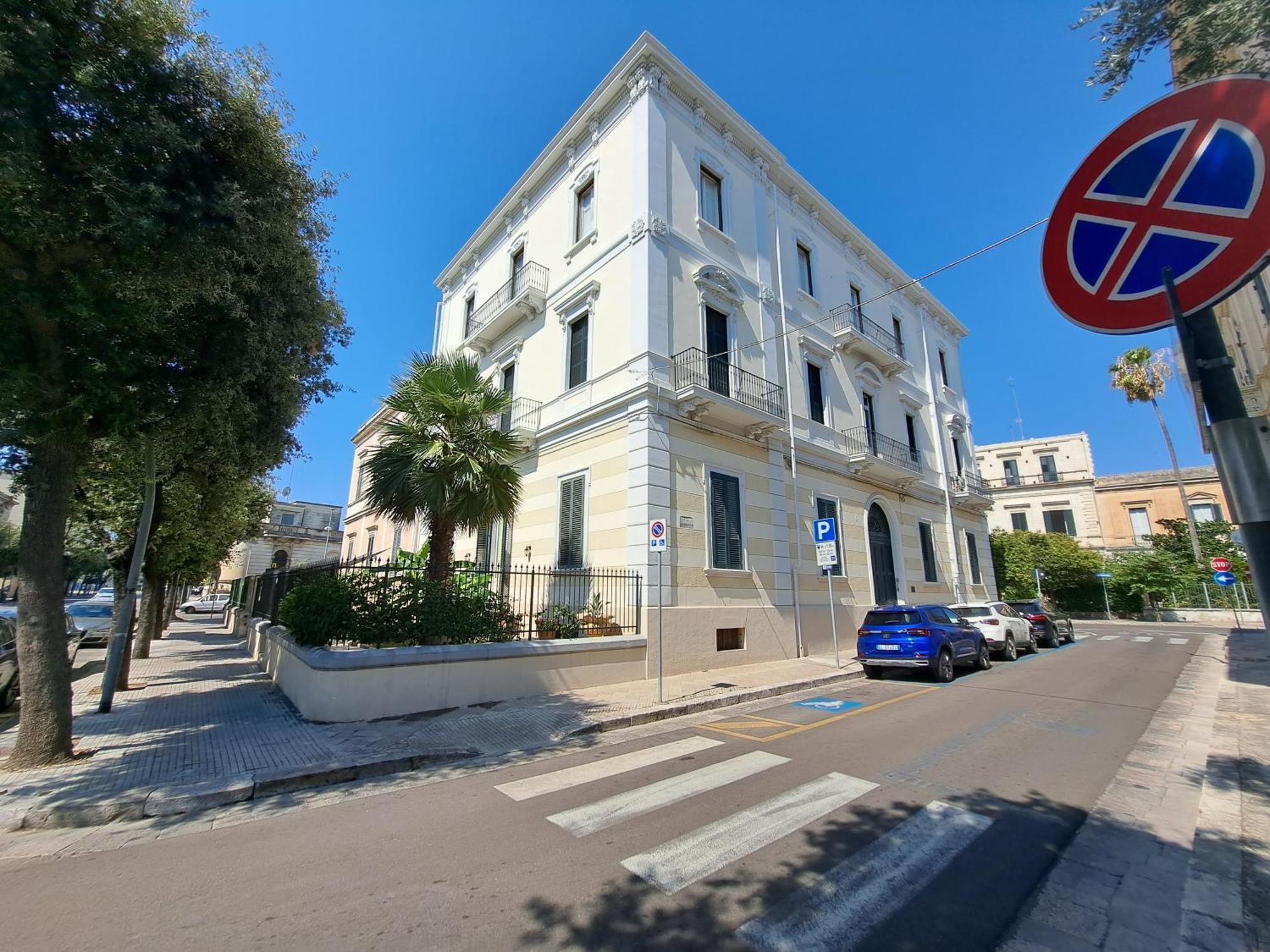 莱切Palazzo Castellano住宿加早餐旅馆 外观 照片